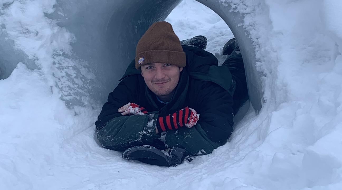 David in snow tunel